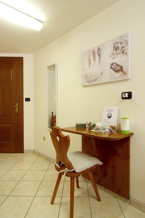 Ostello Ou Crierel Lillianes Exterior foto