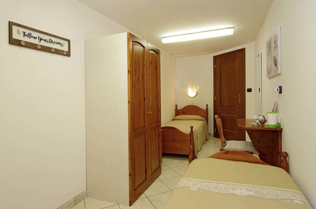 Ostello Ou Crierel Lillianes Exterior foto